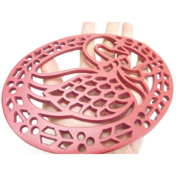 Vintage Cast Iron Trivet Goose Country Red 5.5 x 7.25 - Picture 4 of 4